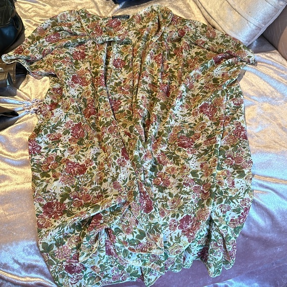 Brandy Melville Floral Kimono - Picture 3 of 4